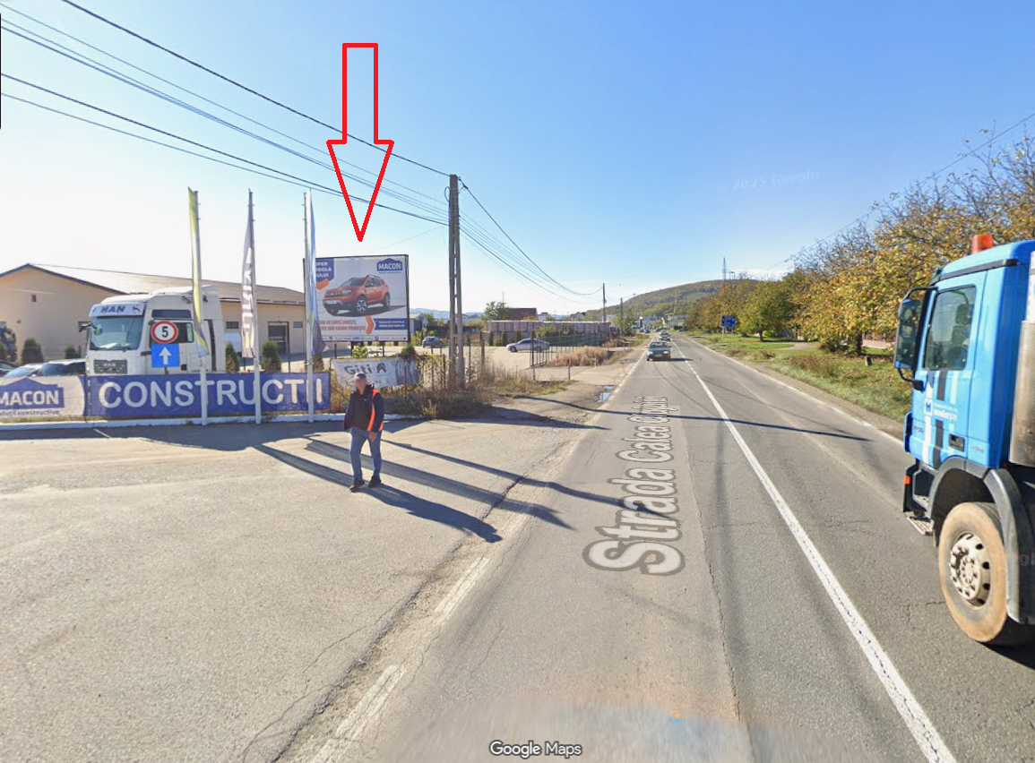 Panou publicitar stradal la intersecție, zonă industrială, județul Bistrița-Năsăud

