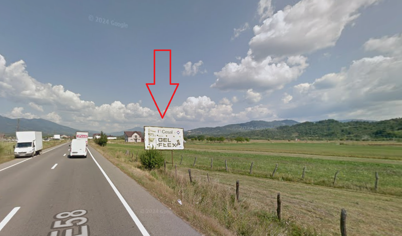 Panou publicitar stradal pe DN17 (E58), județul Bistrița-Năsăud, Rusu Bârgăului

