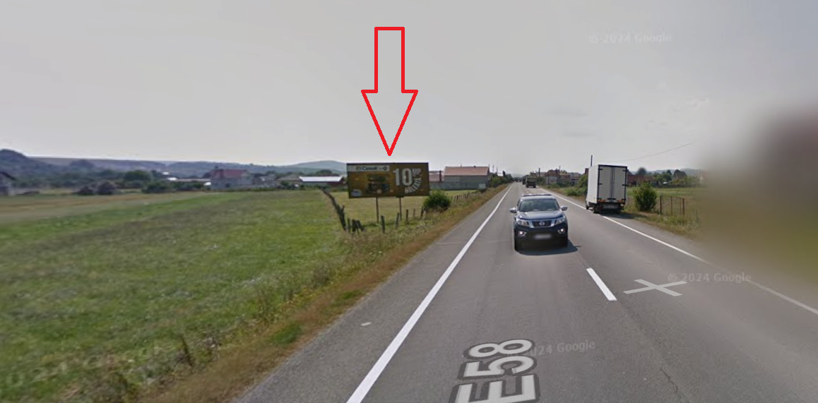 Panou publicitar stradal pe DN17 (E58), județul Bistrița-Năsăud, Rusu Bârgăului